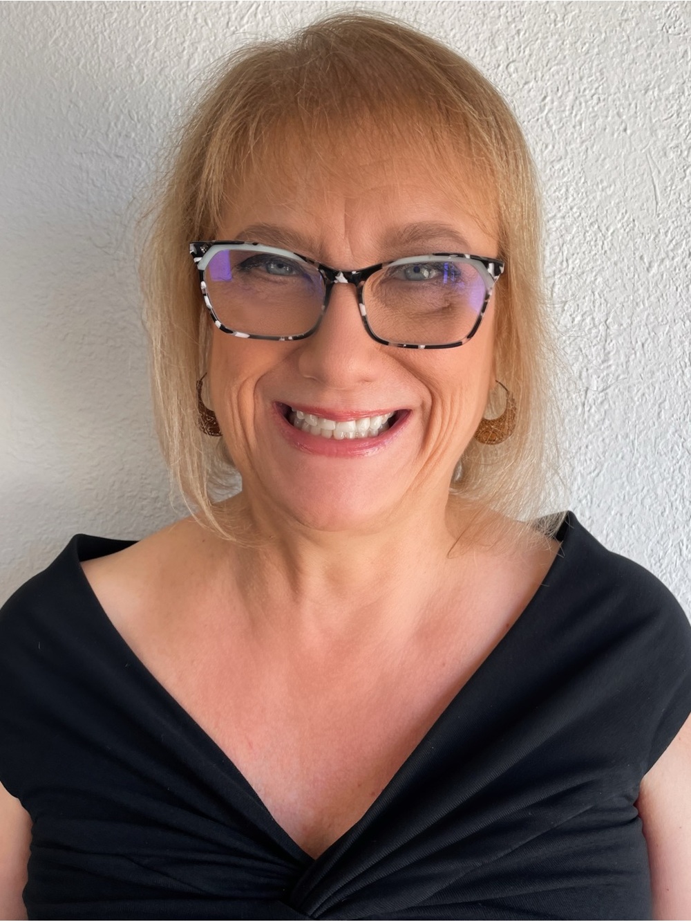 Meet your Posher, Paula - Picture 2 of 2